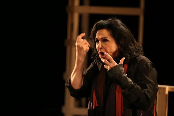 نضال الأشقر... بيان امرأة مسرح 2016