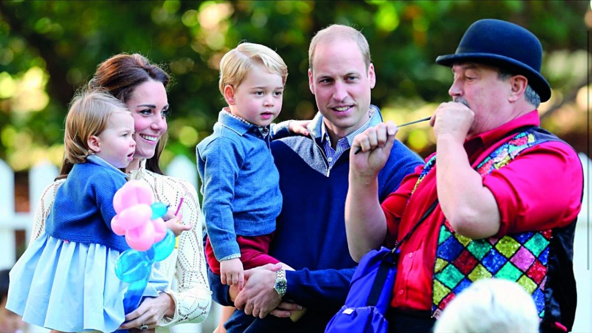 هل تسرق الأميرة شارلوت الأضواء من أخيها؟