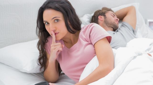 4 اشياء لا تبوح بها المرأة للرجل 