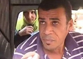 بالفيديو - بعد انتشار خبر قتله.. ماذا قال سائق التوك توك المصري في اول تصريح له؟