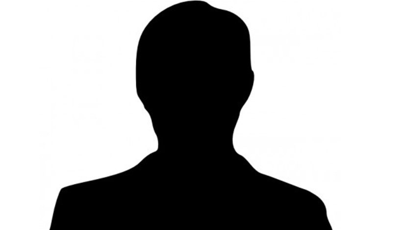 بالصور - سياسي يتلقى 44 ألف عرض زواج عبر 