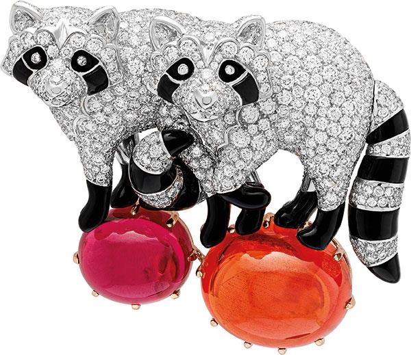 مشبكا ثنائي الراكون من الذهب الأبيض والعقيق والسبيسارتيت والتورمالين الوردي والأونيكس والألماس  