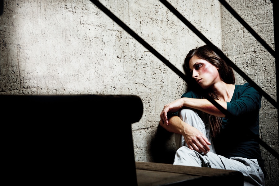 العنف الأُسري قضيَّة قديمة ومتجددة الجرائم في حق النساء مستمرة