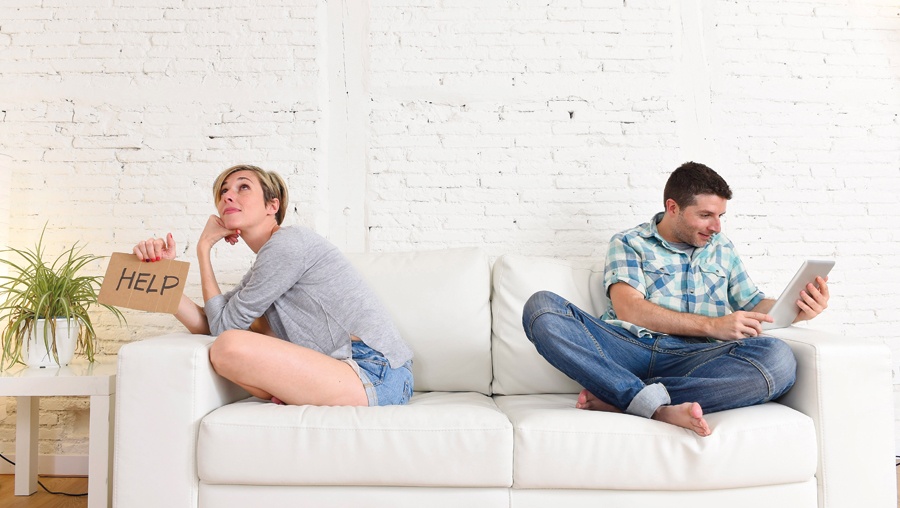 مواقع التواصل الاجتماعي... تطاردنا وتسرق الوقت