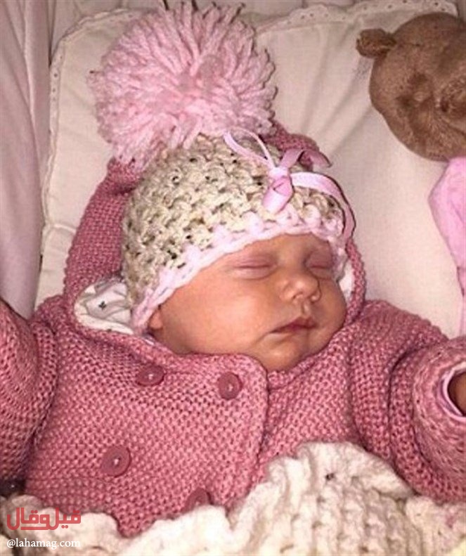 رمى طفلته على الكنبة وذهب ليدخّن سيجارة فحصلت الفاجعة.. اليكم التفاصيل!!