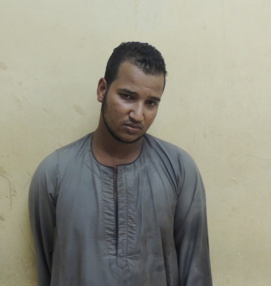 جريمة بشعة... خنق أمه وشرع في قتل والده وهذا هو السبب