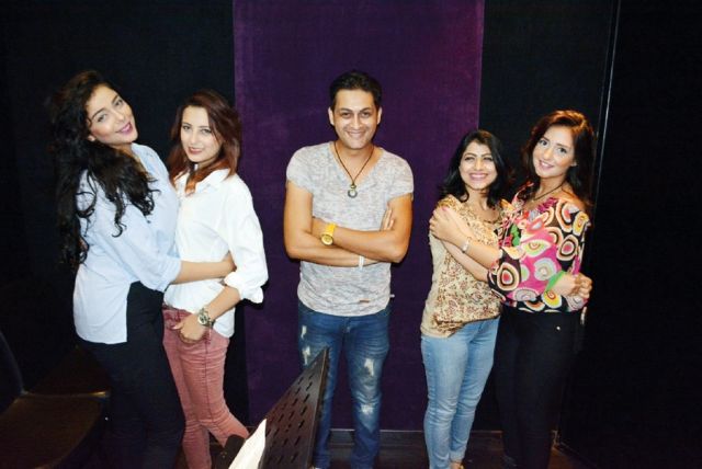 فريق «سبايس ميكس» يسجل أغنية لخفض الأسعار!