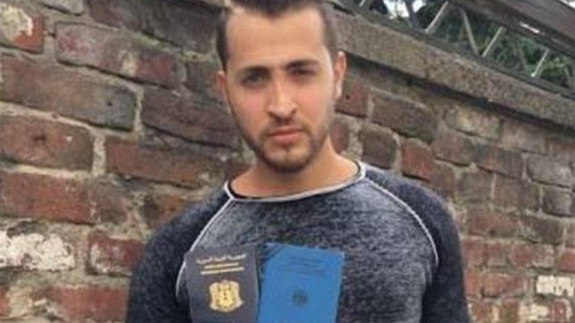 لاجئ سوري في ألمانيا يمتهن الاباحية للتوعية حول معاناة شعبه... من هدده بالقتل؟ إليكم التفاصيل