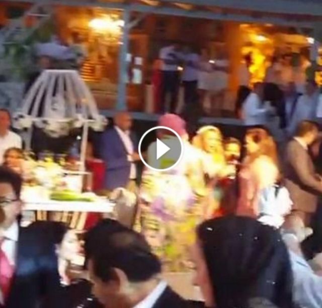 شاهدوا الفيديو الأول من زفاف حسن الردّاد وايمي سمير غانم بحضور النجوم... وبذة العريس المميزة!