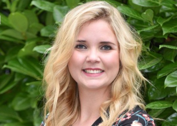 بالصور - استيقظت لتجد نصف وجهها مشلولاً.. لن تصدقوا كيف أصبحت!