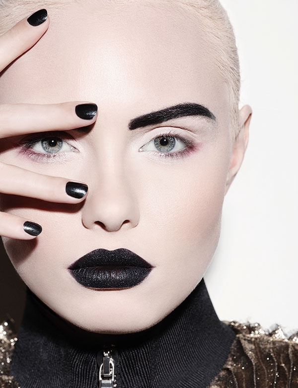 Black Swan روعة الأسود