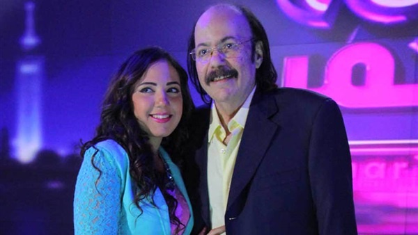 بالفيديو - طلعت زكريا ينهار على الهواء بسبب خطيب ابنته!