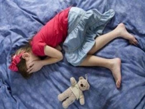 تقليداً للأفلام الإباحية.. طفل يغتصب شقيقته الصغرى عشرات المرات!