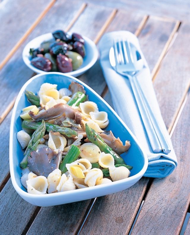 معكرونة مع الخضر