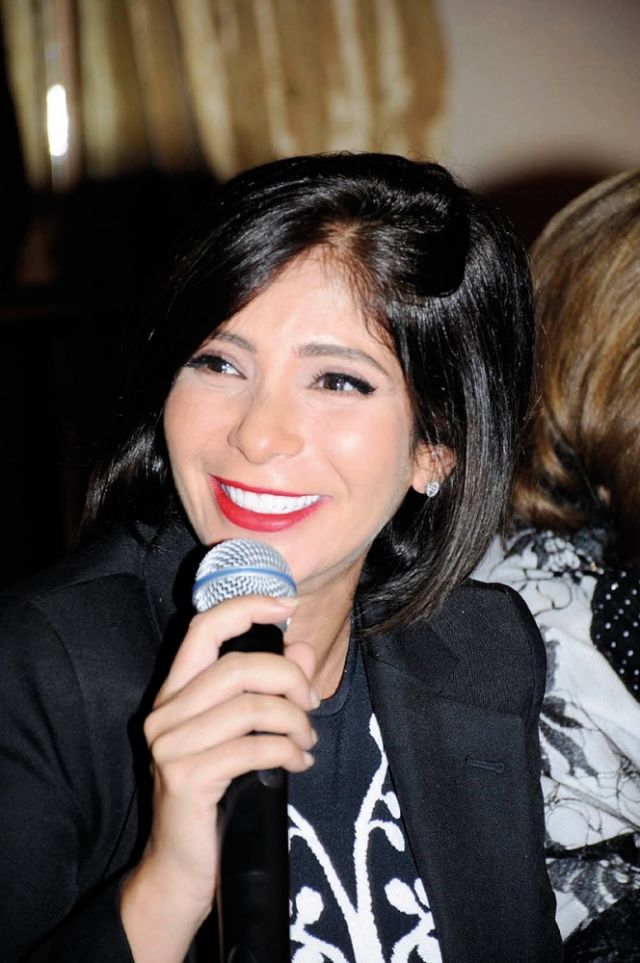  كلمة منى زكي
