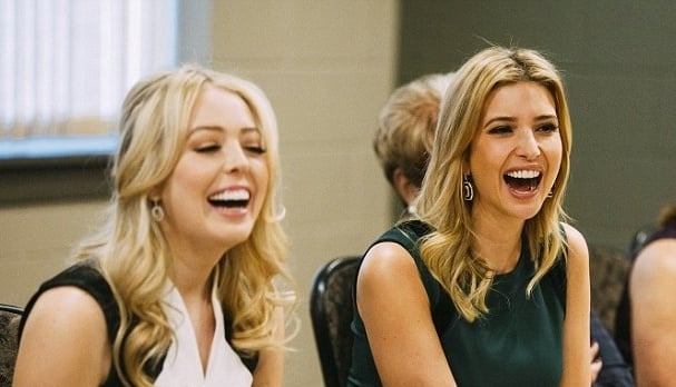 بالصور - تيفاني وإيفانكا ابنتا ترامب تشعلان مواقع التواصل بجمالهما