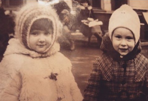 بالصور - خمنّوا هذه الطفلة أي نجمة فاتنة أصبحت وقضت طفولتها في اوكرانيا؟!