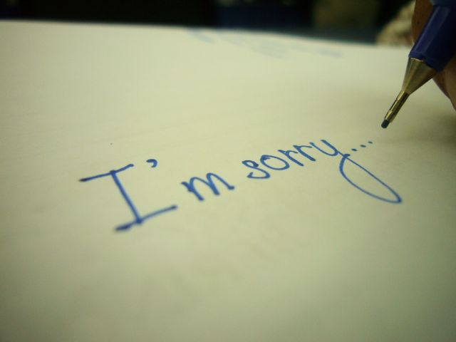 في لندن- كلمة sorry «آسف» لا تعني الاعتذار! ولهذه الأسباب الغريبة يقولها البريطانيون