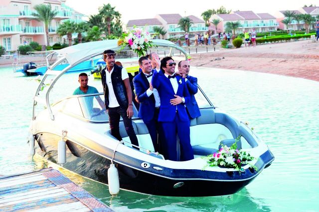 لحظة وصول العريس