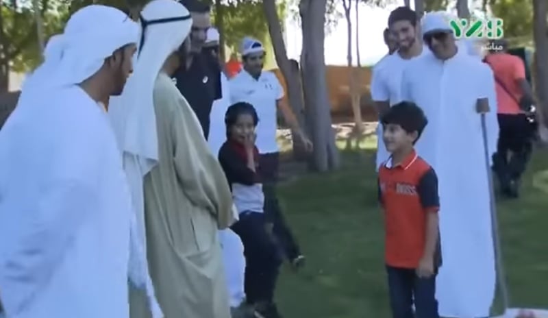 بالفيديو - طفل يخطف حاكم دبي بقصيدة.. شاهدوا ماذا حصل!؟