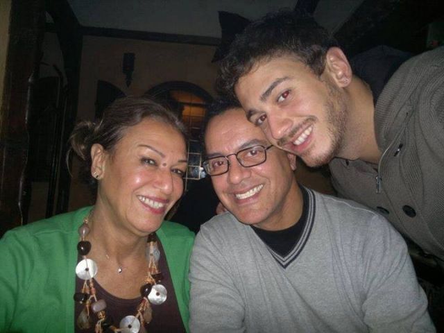 حملة تضامنية لفنانين مغاربة وعرب -
الممثلة المغربية آمال الثمار تواسي والدي سعد لمجرد بعدما زاراه بالسجن