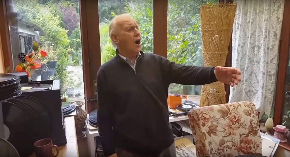 بعد معاناته من الألزهايمر... استعاد ذاكرته بطريقة لم يتوقّعها أحد