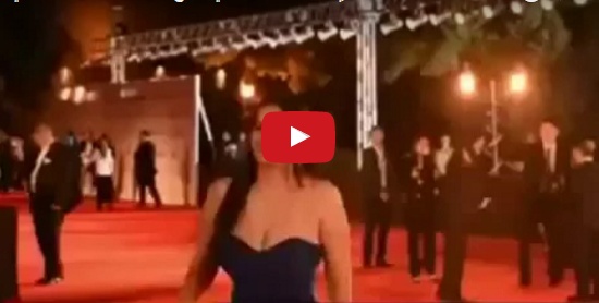 بالفيديو - شاهدوا وقوع سما المصري على السجادة الحمراء وتمزق فستانها!