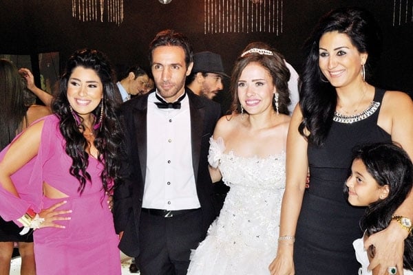 وفاء وآيتن عامر وتهنئة للعروسين