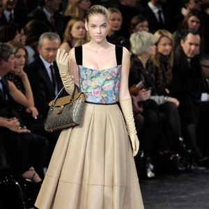 مجموعة أزياء المرأة من لويس فويتون Louis Vuitton