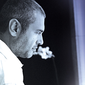 إيلي صعب وبيروت... قصة حب 'على الحلو والمر'