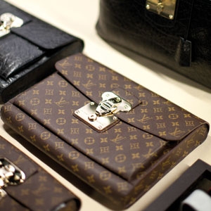 مجموعة أكسسوارات لوي فويتون Louis Vuitton للرجال...