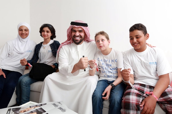 حسين الجسمي يحقق أمنية مجموعة من الأطفال المرضى بالسرطان
