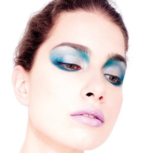 عودي الى الألوان