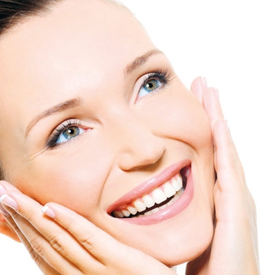 أعيدي إلى بشرتك التألق...