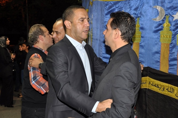 أشرف عبدالباقي يقدم واجب العزاء