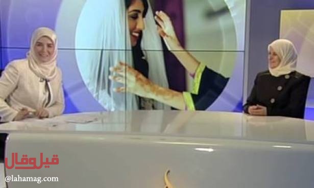 بالفيديو - متصلة تُحرج مذيعة الجزيرة مباشرة على الهواء وتسألها عن ضرتها!