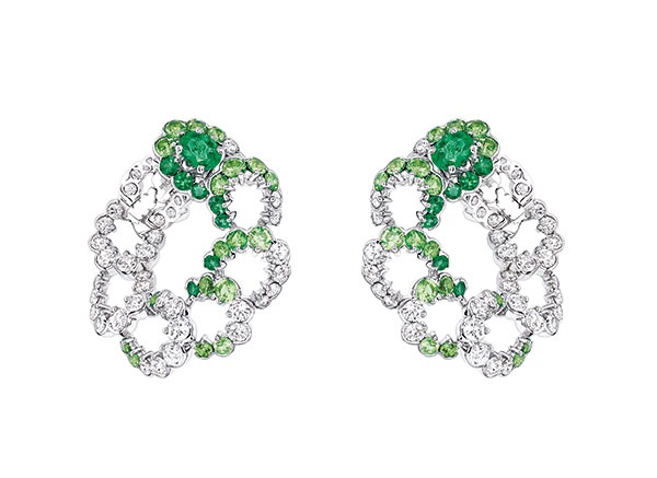 مجموعة مختارة من مجوهرات Dior براعم من ماس وزمرّد