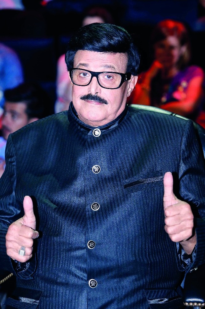 سمير غانم: أشاعوا مرضي وحاولوا التدخل في خصوصيات ابنتيّ