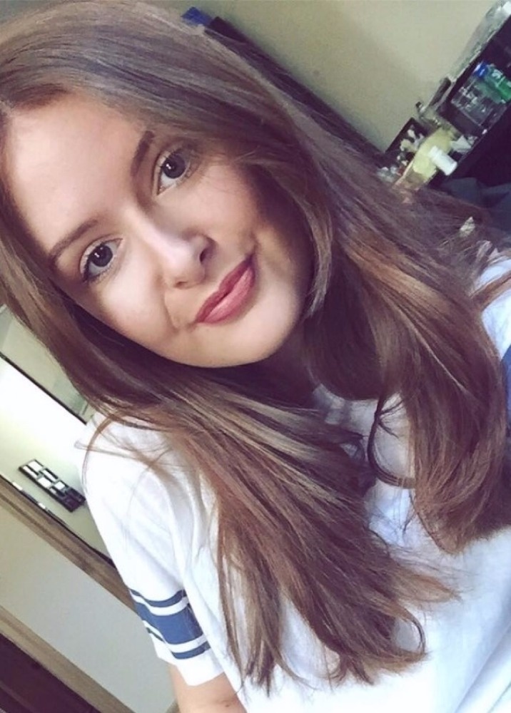 تقومين بهذا يومياً ولا تعلمين أنّه قد يُصيبك بالعمى... فانتبهي!