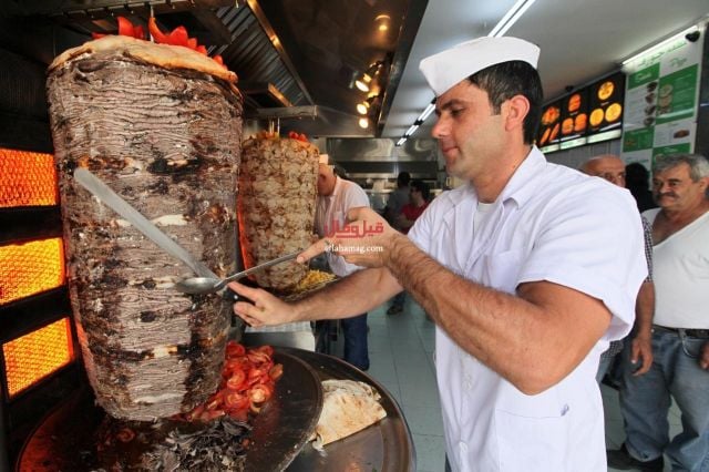 بالفيديو- في السعودية: شاورما لمدى الحياة بشرطٍ واحد بسيط.. هل تُقدمون على هذا الأمر؟؟