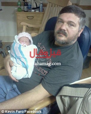 بالصور - شاب يقتل والده عن طريق الخطأ.. اليكم القصة!