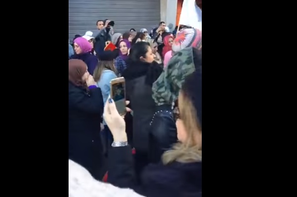 بالفيديو - فنانون يدعمون سعد لمجرد.. صراخ وبكاء وشعارات منددة باستمرار سجنه!