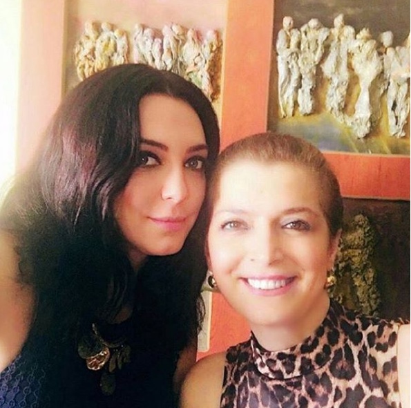 بالتفاصيل - لماذا كنية سلاف فواخرجي تختلف عن شقيقتها الراحلة وما علاقتها بالقتال في سورية؟!