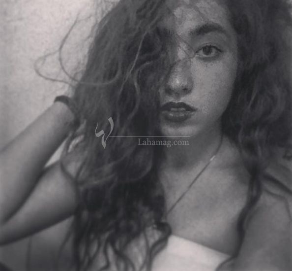 بالصور - خمّنوا هذه الحسناء ابنة اي نجم سوري!