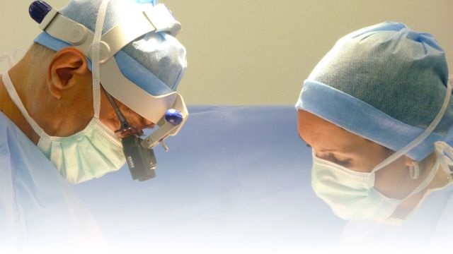 طبيب وممرضة يقتلان المرضى للتسلية.. لن تصدّقوا مَن ضمت لائحتهما السوداء!