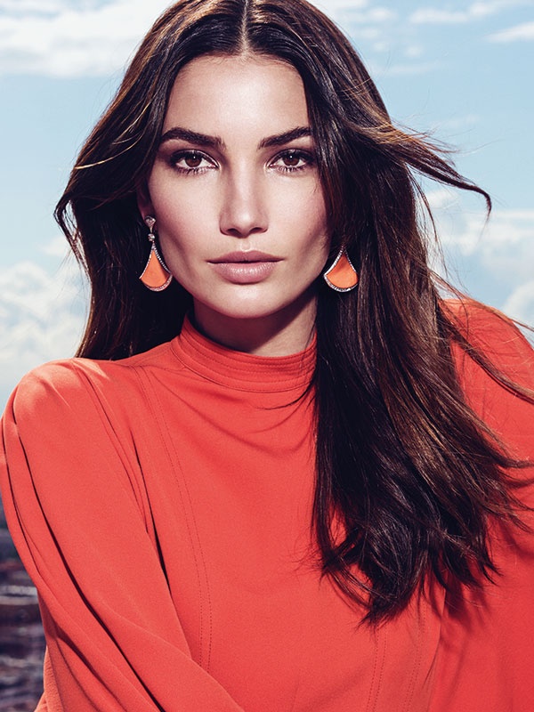 أقراط للأذنين Diva من الذهب الأبيض والمرجان (12،01 قيراط)        
والماس
