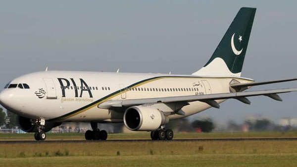 عاجل بالصور - فاجعة جديدة تضرب الطيران... تحطم طائرة على متنها 40 راكباً من بينهم نجم شهير