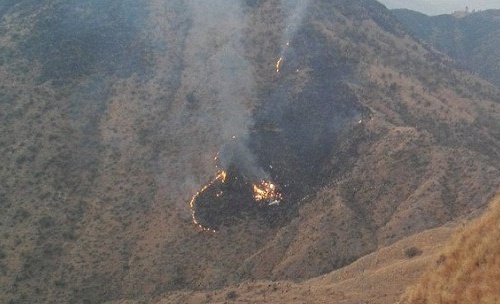 صور مروعة - شاهدوا ماذا تبقى من الطائرة الباكستانية المنكوبة!!