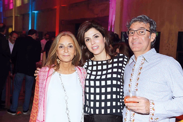 «سكون» تحتفل في أجواء الستينات