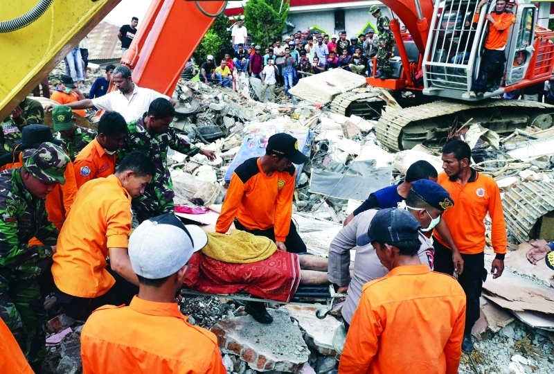 بالفيديو - كارثة جديدة - مشاهد مروعة بعد زلزال دمر مدينة بكاملها!!
